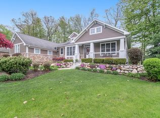 29122 Heritage Ln, Paw Paw, MI 49079