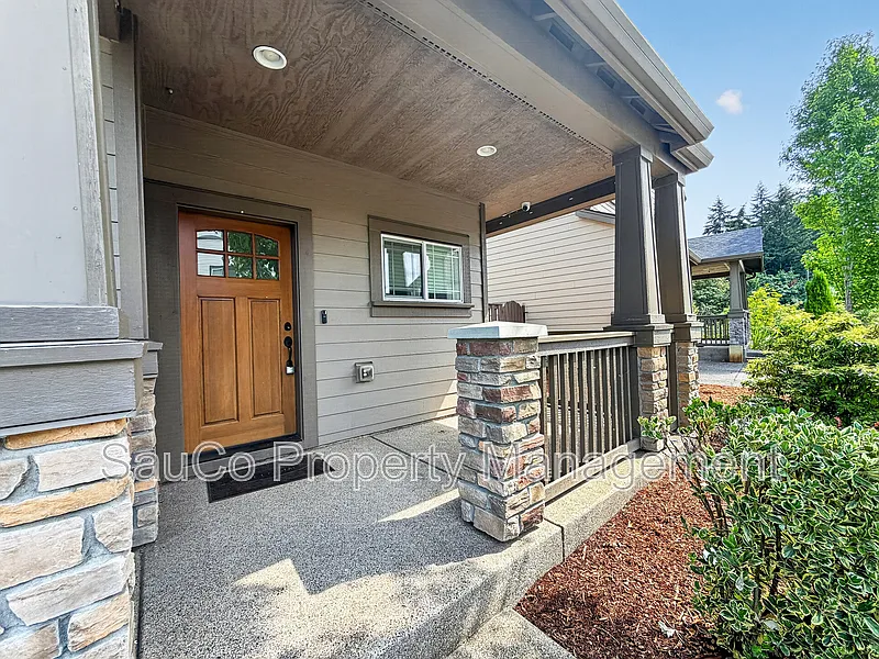 4 bed, 2.5 bath, 2314 sqft, $3,050 — Photo 2