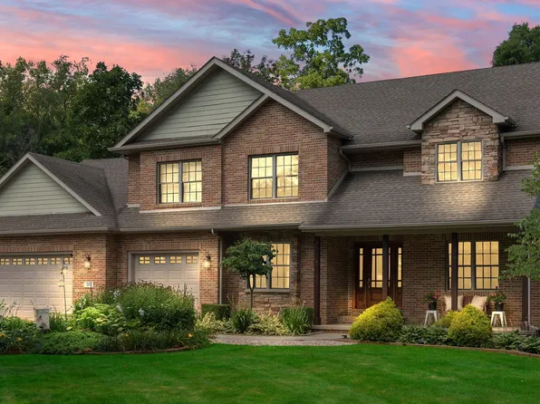 497 Knotty Pine Dr, Valparaiso, IN 46383