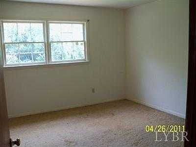 5th image of 221 Browns Dr