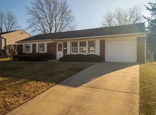 1515 Amherst Dr, Schaumburg, IL 60194