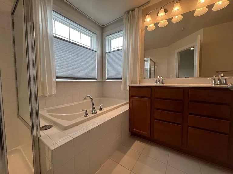 2101 Saint Josephs Dr — Photo 25
