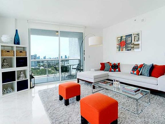 3rd image of 10 Venetian Way APT 1006