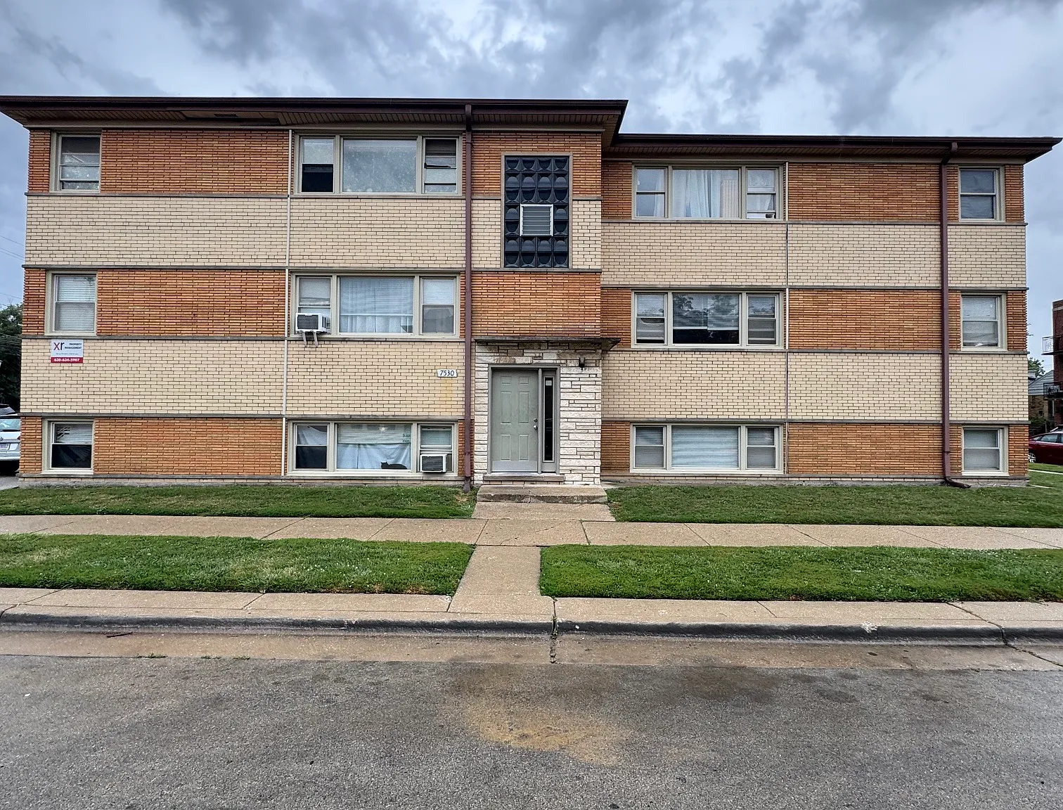 2 bed, $1,600 — Photo 1