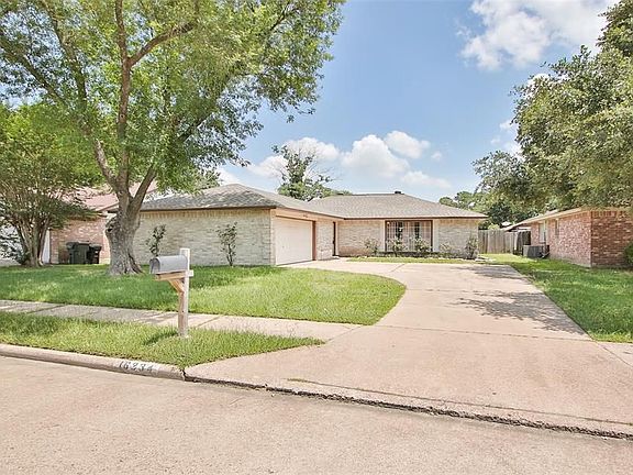 2nd image of 16334 Pebbleglen Dr