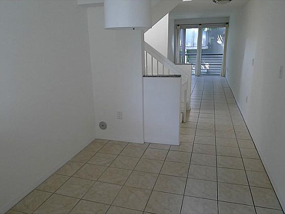 5th image of 1017 Meridian Ave APT 1