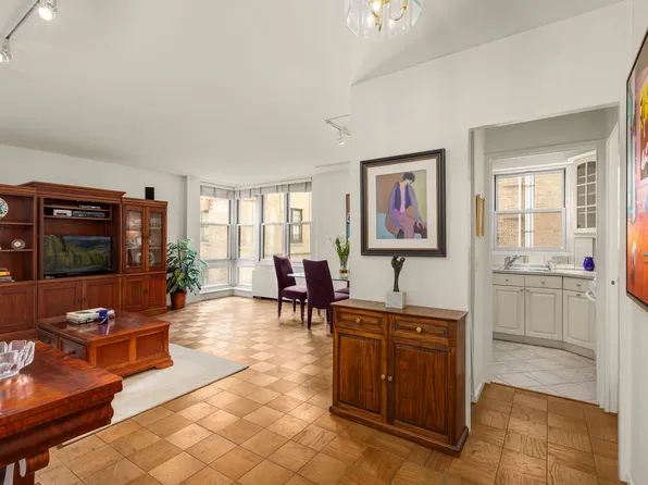 80 Central Park West image 1 of 8