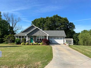 195 Ridgeview Dr, Lavonia, GA 30553