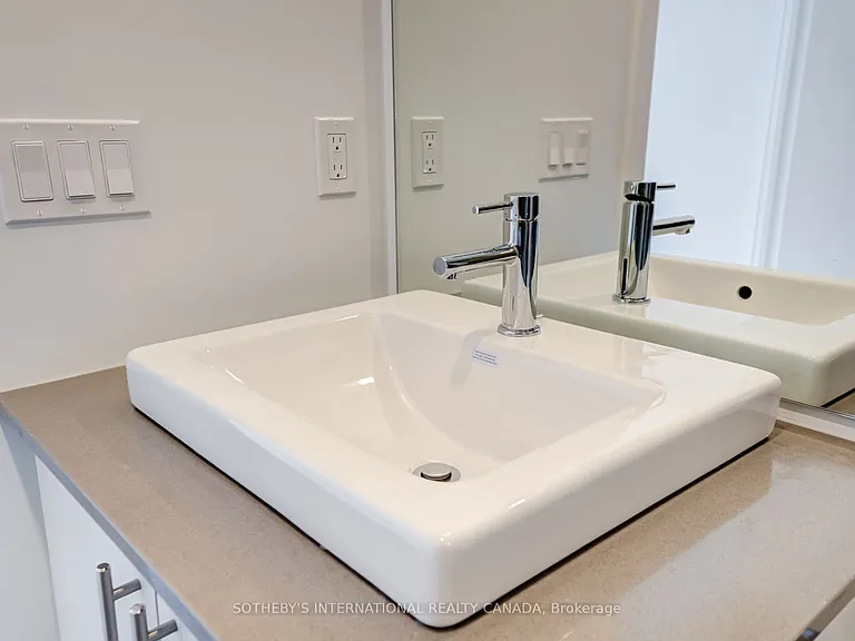 1195 The Queensway Ave #803 — Photo 19