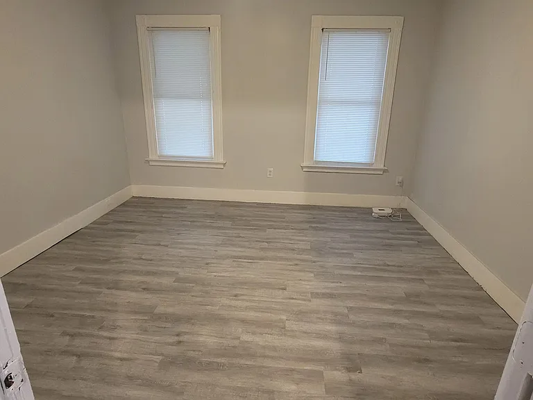 502 Winchester Ave #1 — Photo 8