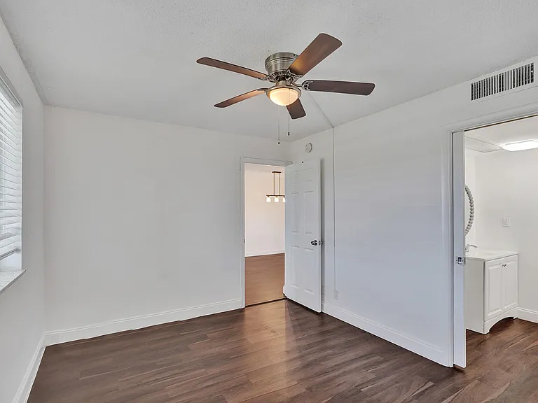 2640 Garden Dr S #301 — Photo 21
