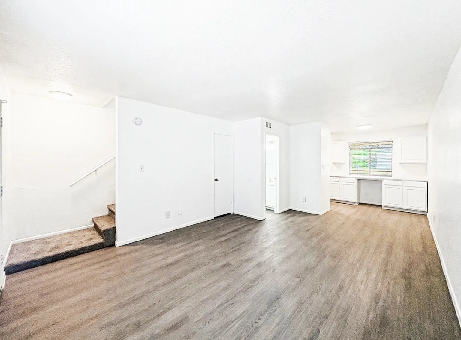 2 bed, 1.5 bath, 850 sqft, $1,245 — Photo 1