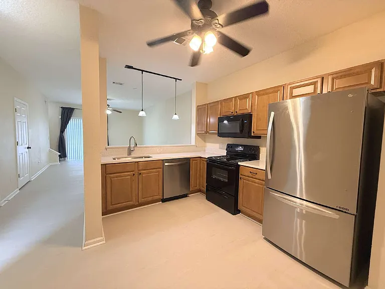 374 Scrub Jay Dr — Photo 6