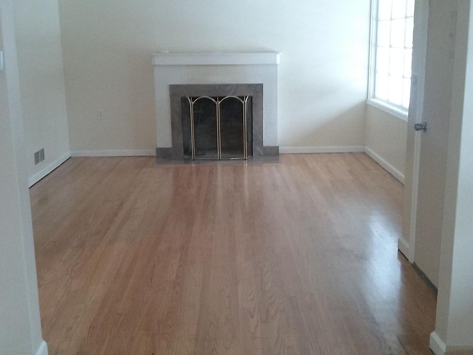 2nd image of 6362 N Vancouver Ave