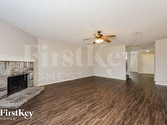 3rd image of 761 Lowe Dr