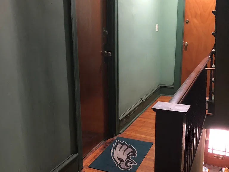 Eagles carpet entrance to 2F unit