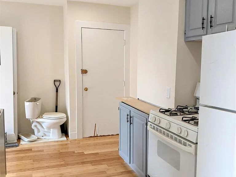 50 Cameron Ave #2 — Photo 8