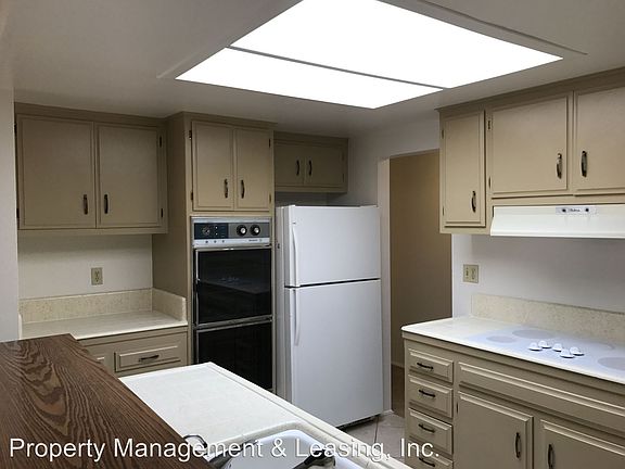 5th image of 1886 Fairway Park Unit A