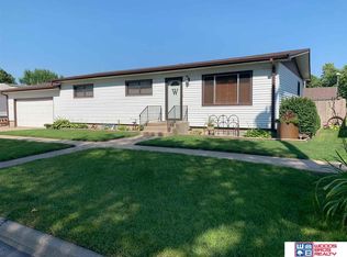 155 5th St, Hampton, NE 68843