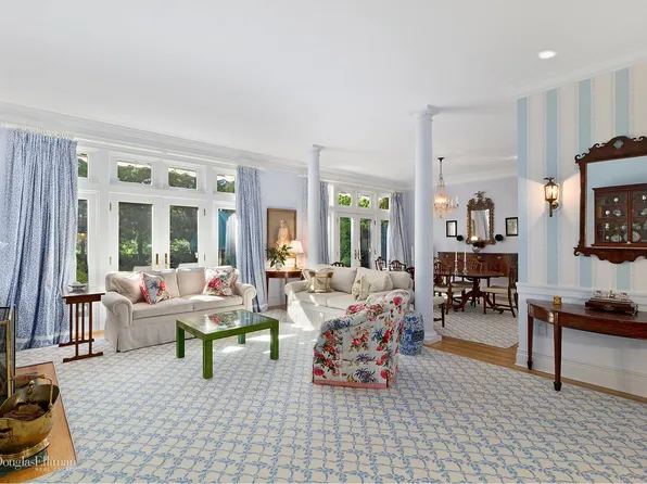97 Coopers Farm Rd, Southampton, NY 11968
