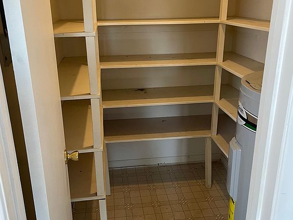 5th image of 256 E Oakdale Ave #256