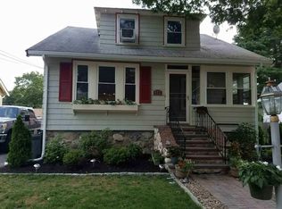472 Swains Pond Ave, Melrose, MA 02176