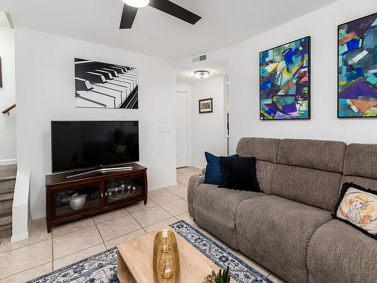 2971 Franklin Ave — Photo 28