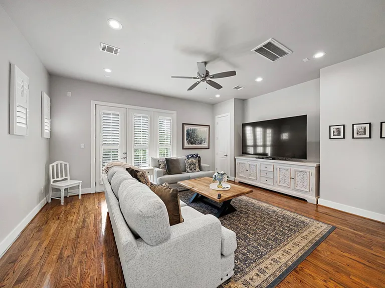 2509 Garrow St #B — Photo 7