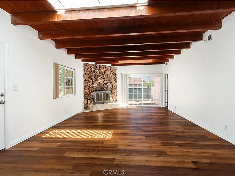 13951 Terra Bella St — Photo 9