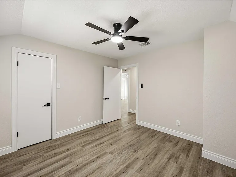 5702 Old Lodge Dr — Photo 20