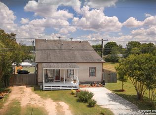 301 E Klein St, Marion, TX 78124