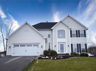 663 Yardley Ct, Webster, NY 14580