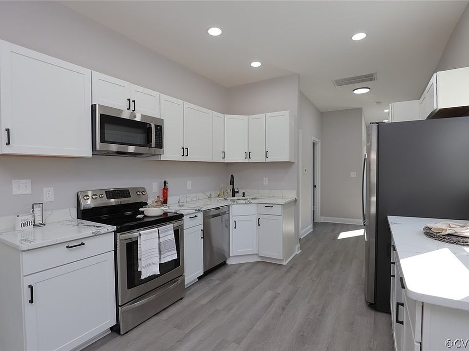 1st image of 940 Farmer St