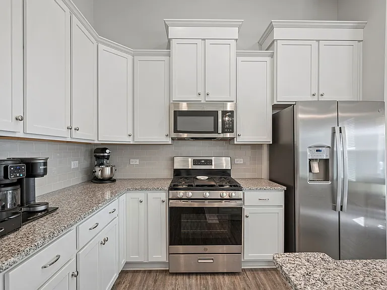 3739 Berry Dr — Photo 11