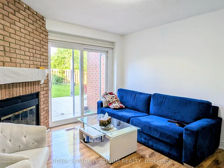 4 Gervais Dr — Photo 20