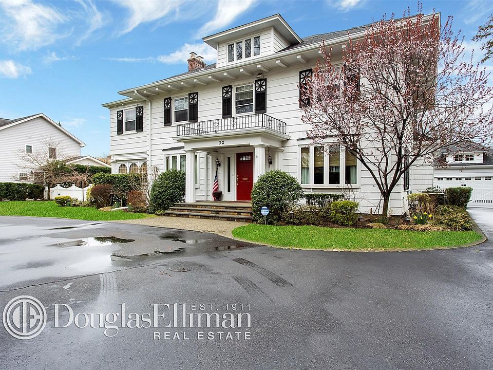 1st image of 32 Nassau Blvd