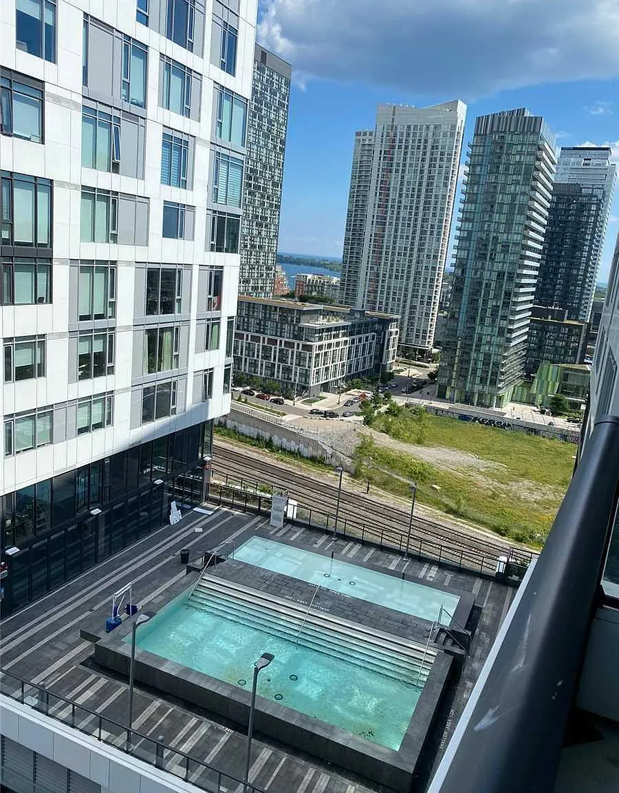Studio, 320 sqft, $1,900 — Photo 1