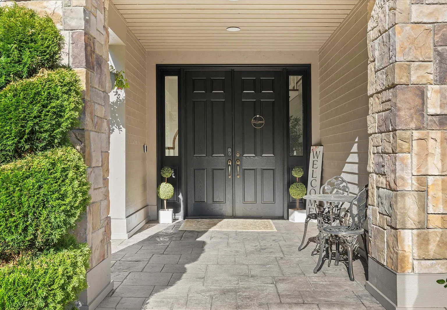 7 bed, 4.5 bath, 6200 sqft, $7,500 — Photo 3