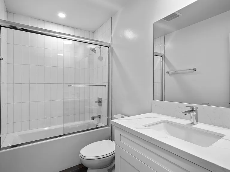17405 Van Ness — Photo 44