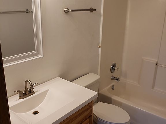 3rd image of 303 Remington Ct #1