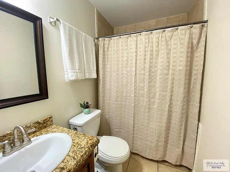 6621 Garden Woods Ave #B — Photo 14
