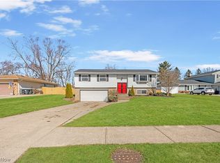 3701 Bramblewood Dr, Brunswick, OH 44212