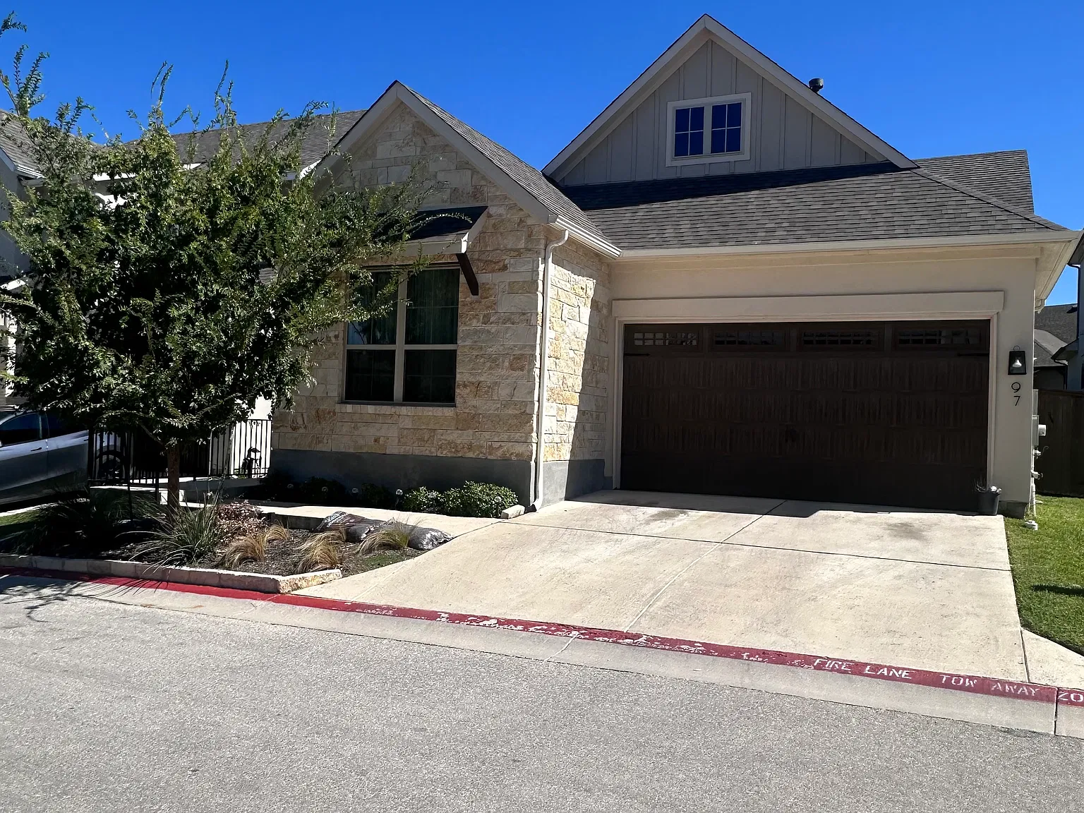 4 bed, 2100 sqft, $2,975 — Photo 1
