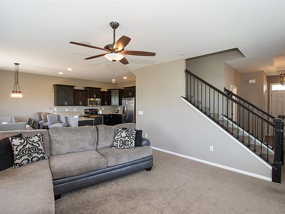 3rd image of 425 Watts Ct