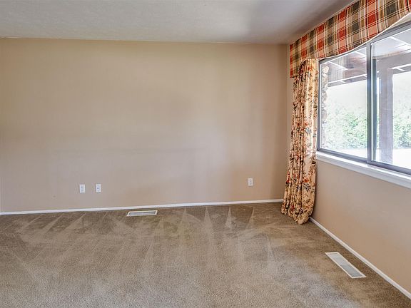 3rd image of 87 Altura Dr