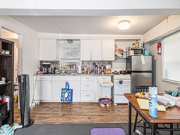 5th image of 1020 W Huron St APT 1