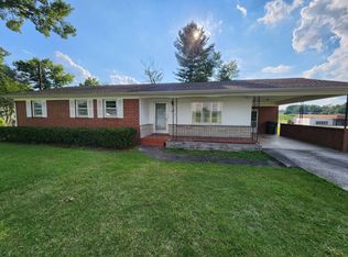 267 N Spring St, Sparta, TN 38583
