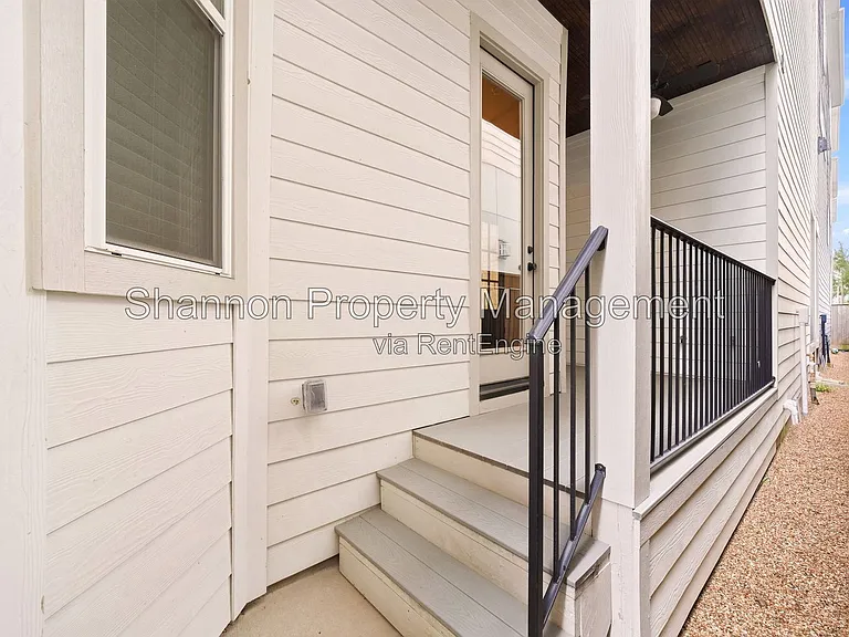 1204 W 16th St #B — Photo 52