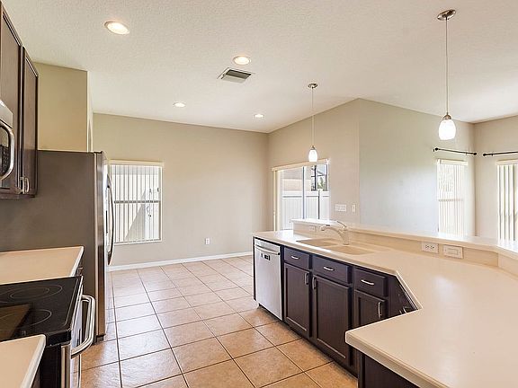 3rd image of 1529 Emerald Hill Way
