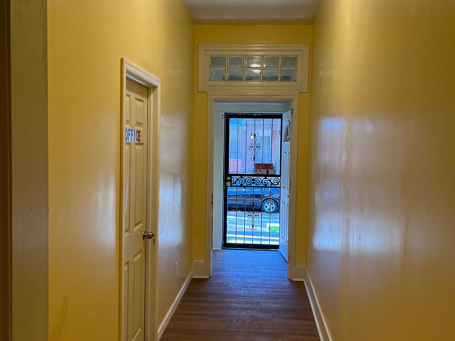 2255 N Park Ave — Photo 2